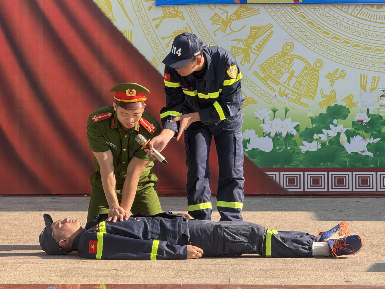 CSGT diễu hành
